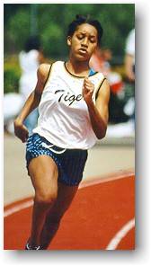 StarlaHenderson-1.jpg (10004 bytes)